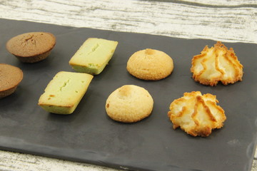 Mignardises sur une ardoise