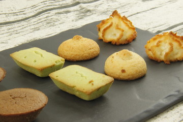 Mignardises sur une ardoise