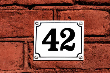 Hausnummer 42