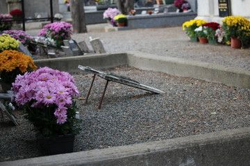 pierre tombale dans cimetière