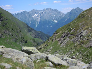 Fototapeta na wymiar Wanderung zur Spronser Seenplatte bei Meran, Südtirol