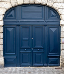 La grande porte bleue