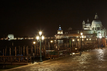 Fototapeta premium venice lantern romantic night pier light