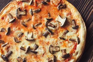 Pizza with porcini mushrooms