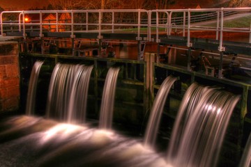 canal lock overflow