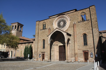 Fototapeta na wymiar Lodi; la chiesa romanica di San Francesco