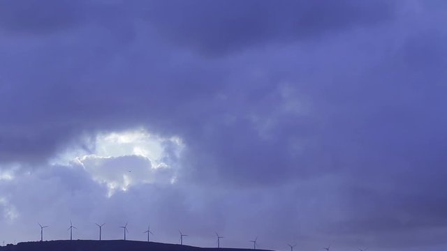 Aerogeneradores en movimiento.