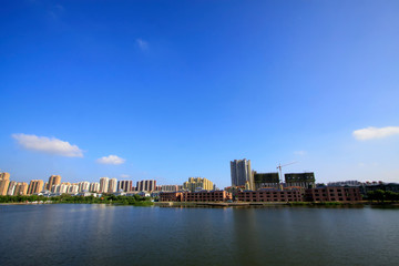 Obraz premium Urban landscape in the autumn