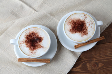 ホット カフェ ラテ カプチーノ コーヒー テーブル