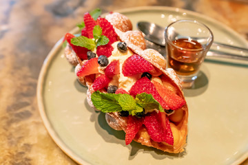 ストロベリーワッフル