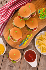 Mini burgers. 