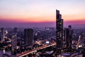 Fototapeta na wymiar bangkok cityscape midnight view