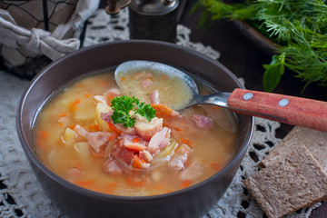 Pea soup with smoked chicken meat, horizontal