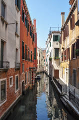 Obraz na płótnie Canvas Narrow water streets of Venice