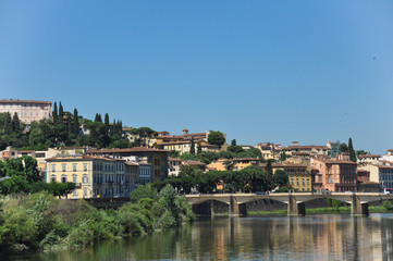 Fototapeta na wymiar Ponte alle Grazie bridge in Florence