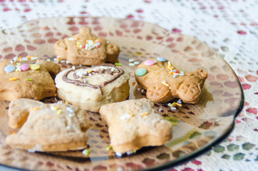 Photograph of some homemade cookies.