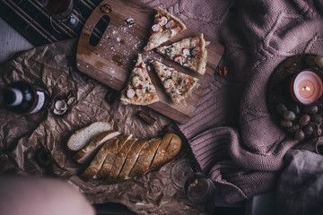 wine and food pizza brod