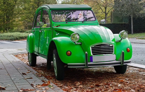 Green vintage car 2cv