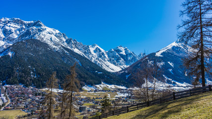 village in the alps, alps in winter, stubai, neustift, 