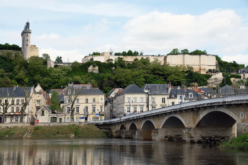 Ville de Chinon, forteresse royale domine la ville et la Vienne, indre-et-Loire, France