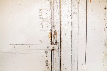 cracked wall at the old house