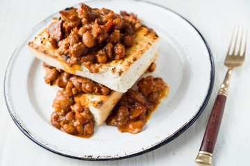 rustic english baked beans on toast