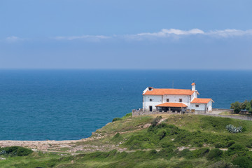 Fototapeta na wymiar Ermita en el mar