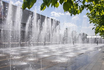 city summer fountain