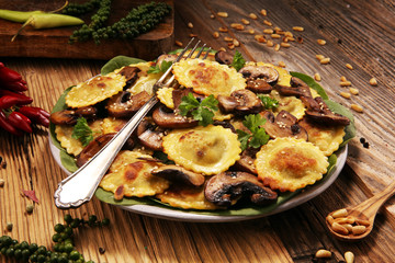 Ravioli with spinach or Pumpkin Tortellini with chard and mushrooms.