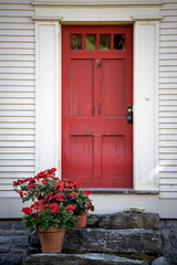 Fototapeta na wymiar Red front door, Middlebury VT