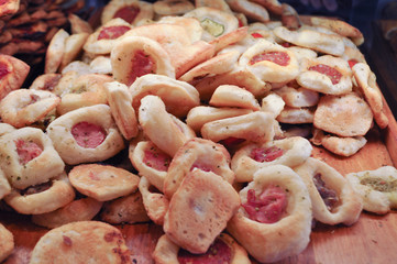 pizzette (small pizza) baked food
