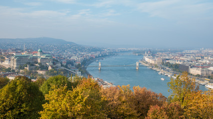 Fototapeta na wymiar Budapeste no Outono