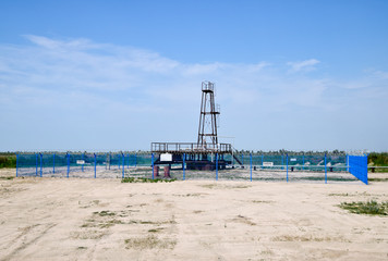 Oil well. The equipment and technologies on oil fields.