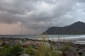 Flakstad, Skagsanden, Lofoten, Flakstadøya, Strand, Sandstrand, Welle, Fels, Stein, Vareid,...