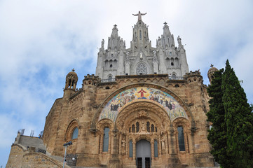 Fototapeta na wymiar Expiatory Church of the Sacred Heart of Jesus in Barcelona