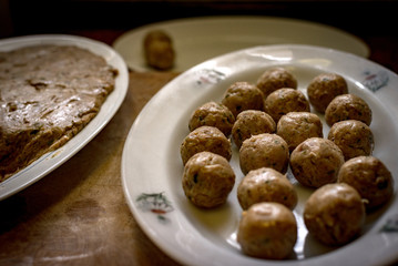 Preparing the croquettes to eat