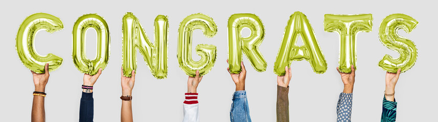 Green alphabet balloons forming the word congrats - obrazy, fototapety, plakaty