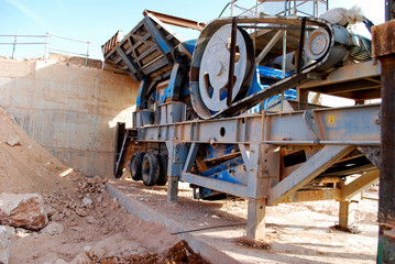 A crushing plant on the construction site in Oman