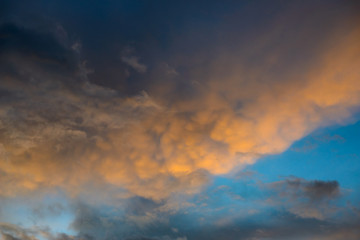 Fototapeta na wymiar Civil twilight Sky with Clouds