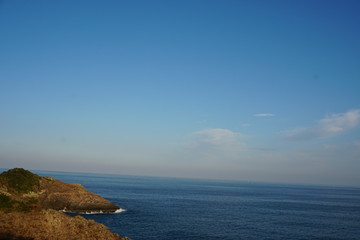 真っ青な空と海