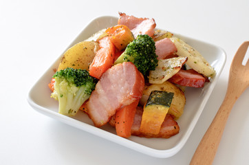 ベーコンと野菜のバジル炒め