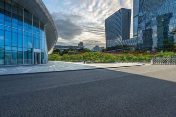 Fototapeta premium empty urban road with modern building in the city.