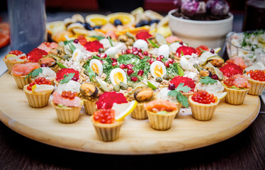 Tartlets with appetisers, caviar, fish and more