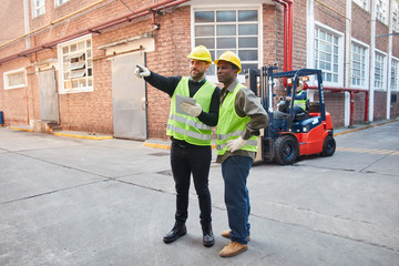 Fachlagerist oder Vorarbeiter im Logistik Team