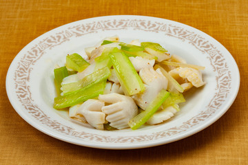 イカとセロリの塩炒め