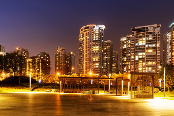 Fototapeta na wymiar Night view of leisure Square in urban residential area
