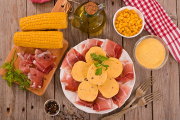 Speck ham and polenta.  © Mi.Ti.