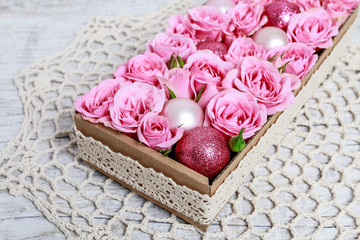 How to transform simple paper box into romantic Valentine's Day gift with roses