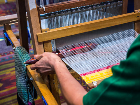 Demonstrate local handicraft work