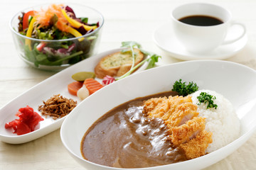 カツカレーセット